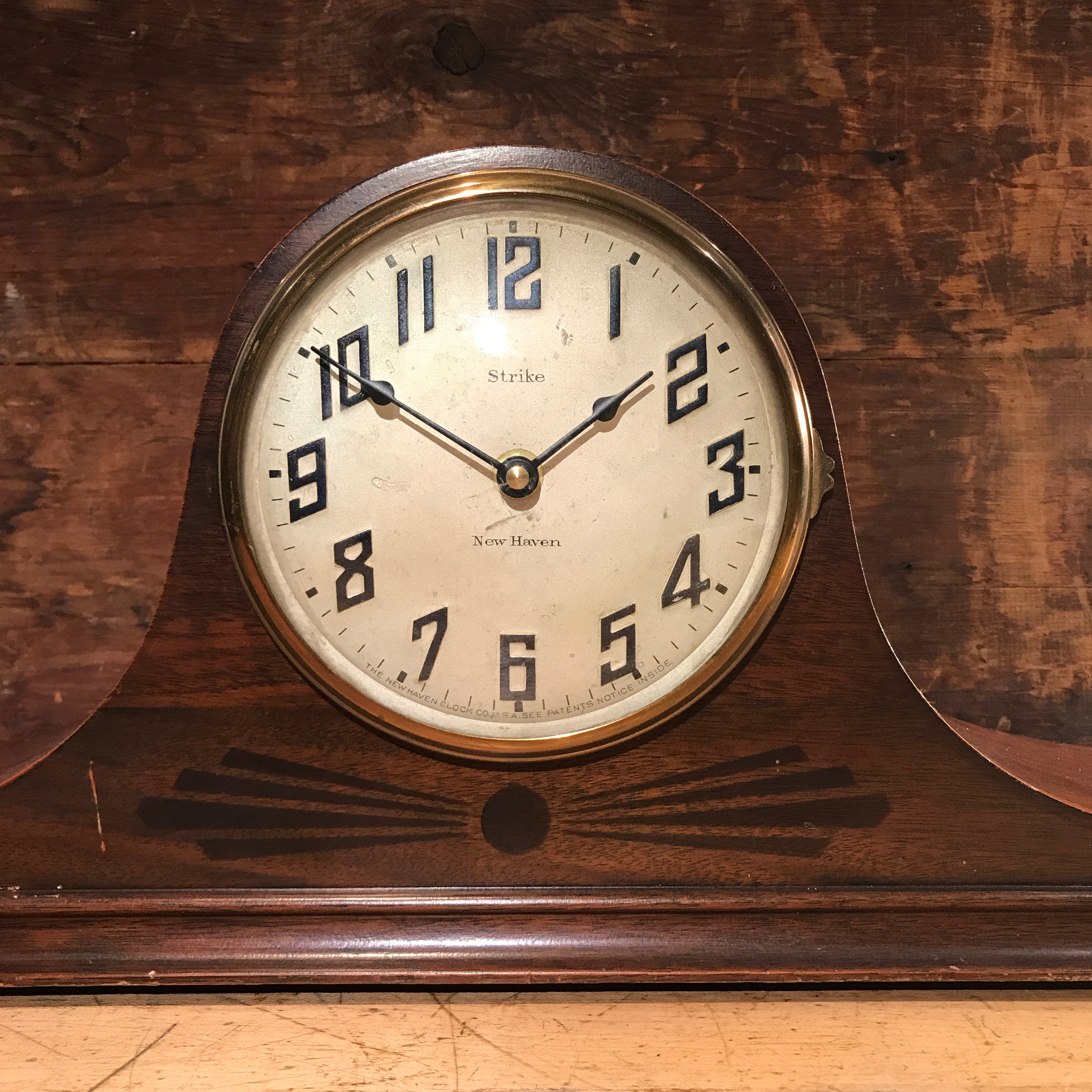 New Haven Humpback Mantle Clock this style first appeared in the late